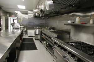 Lý do nên chọn bếp hầm công nghiệp cho nhà hàng